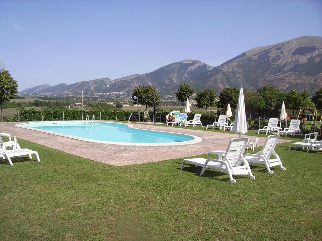 Appartamenti Albarosa By Holiday World Sigillo Exterior foto